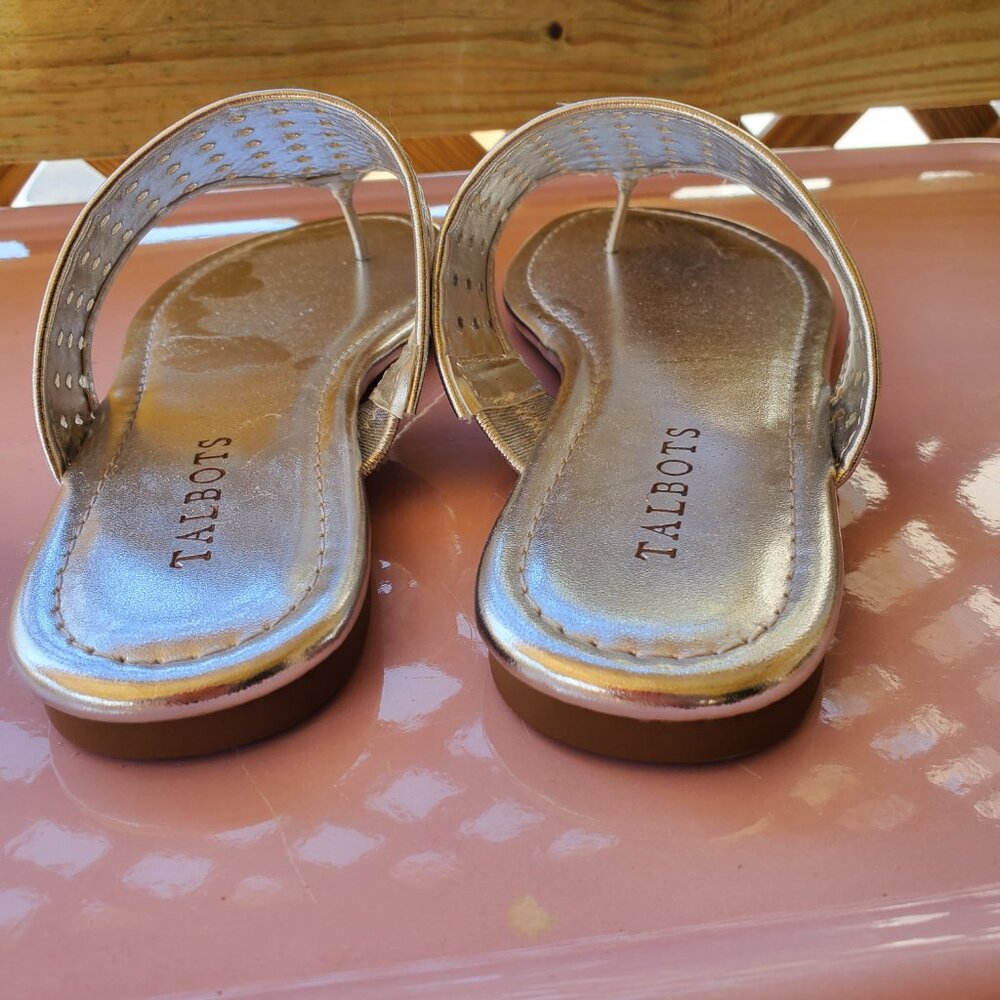 Silver Talbots Thong Sandals Women's Size 7 - Picture 2 of 3